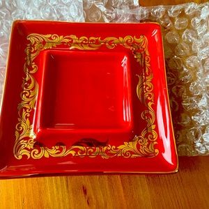 Besame Cosmetics cake mascara holder